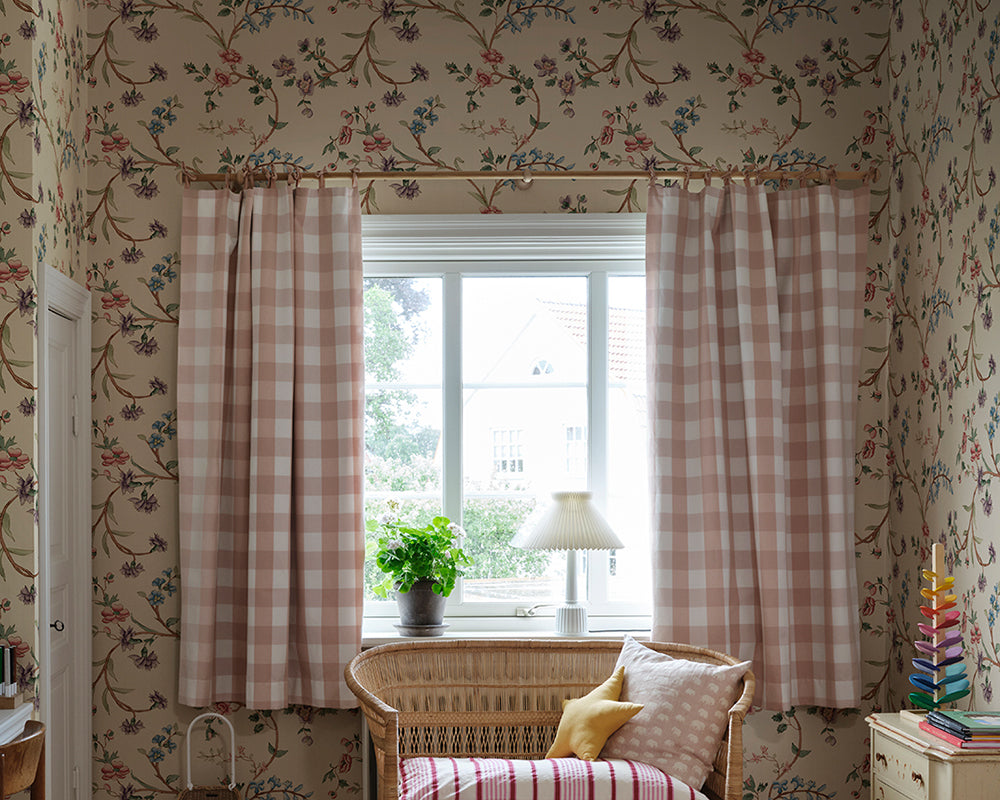 Sandberg Clara Wallpaper in Colourful in a kid bedroom