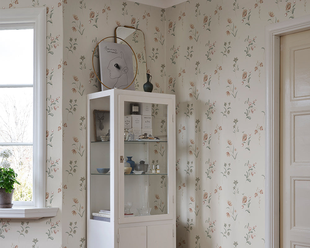 Sandberg Hanna Wallpaper in Sandstone in a living room