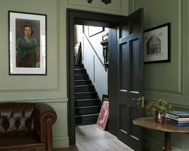 French Gray 18 paint by Farrow & Ball on the walls of a period home