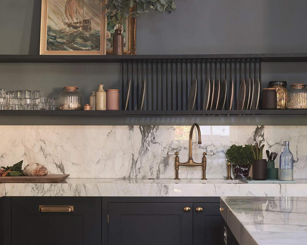 Railings 31 paint by Farrow & Ball used in a kitchen