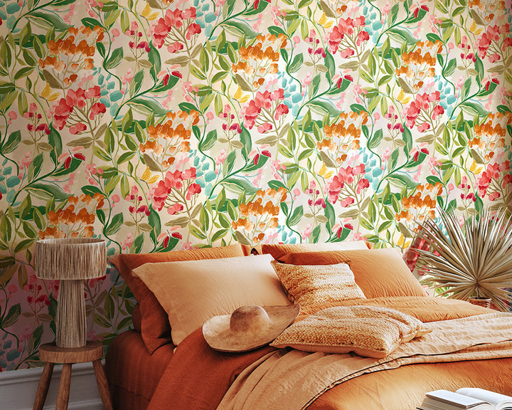 OHPOPSI Florence Wallpaper on the wall in a bedroom