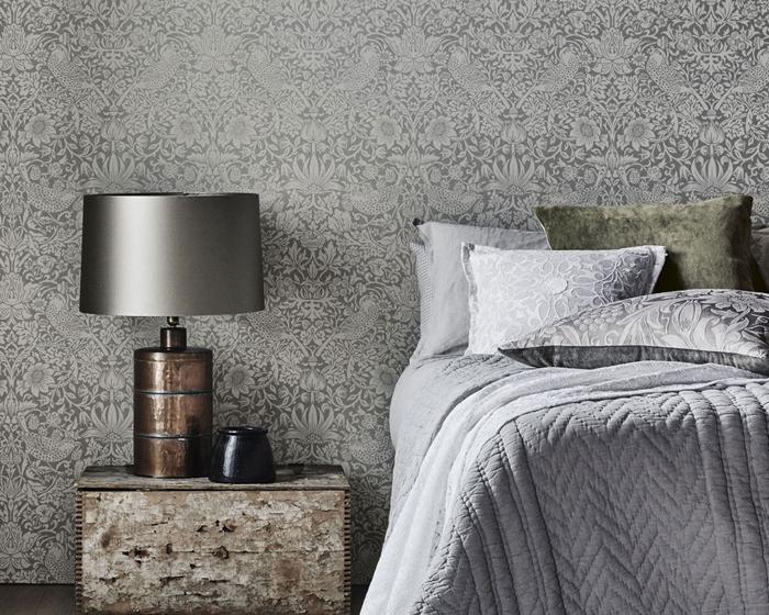 Morris & Co Strawberry Thief Taupe/Gilver 216019 Wallpaper
