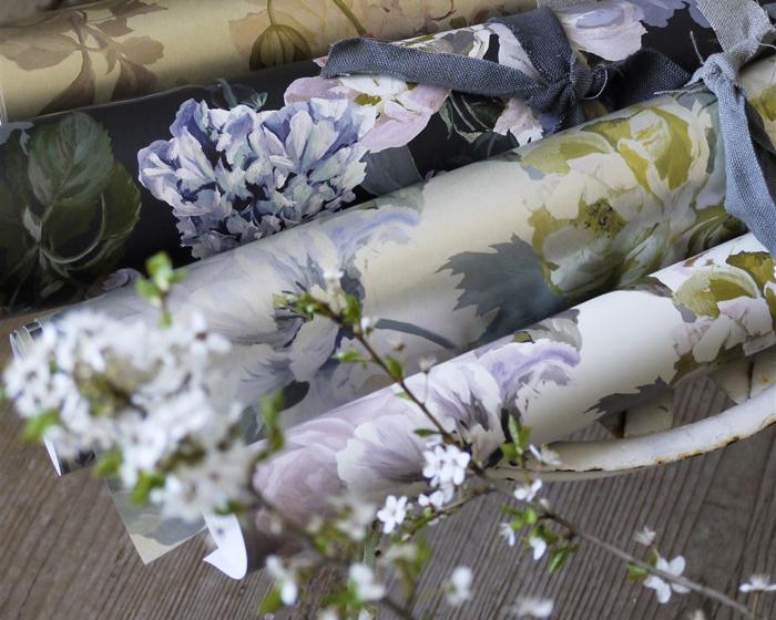 Designers Guild Delft Flower Pewter PDG1033/05 Wallpaper