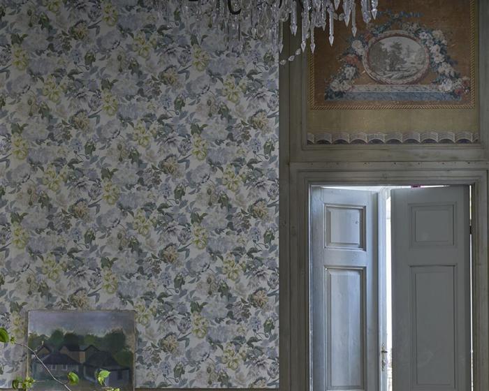 Designers Guild Delft Flower Pewter PDG1033/05 Wallpaper