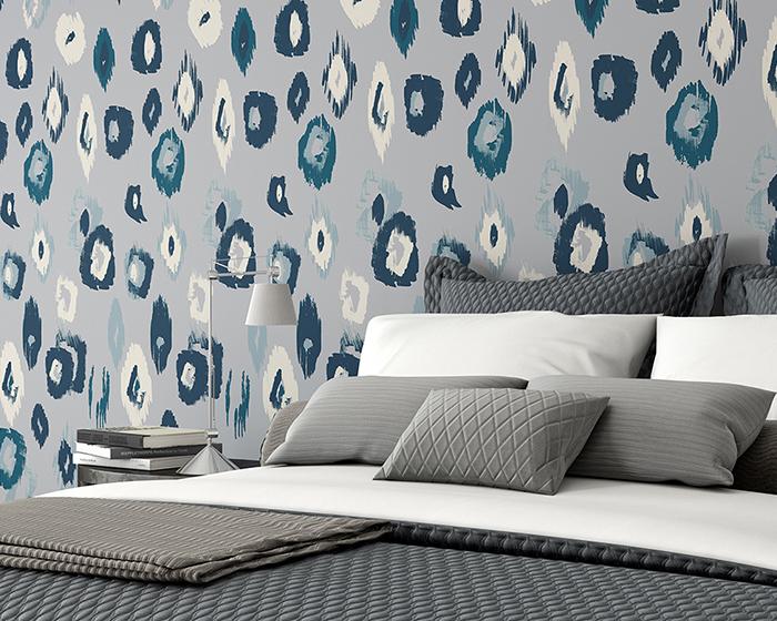 OHPOPSI Animal Ikat Serpentine/Ink Wallpaper WLD53120W