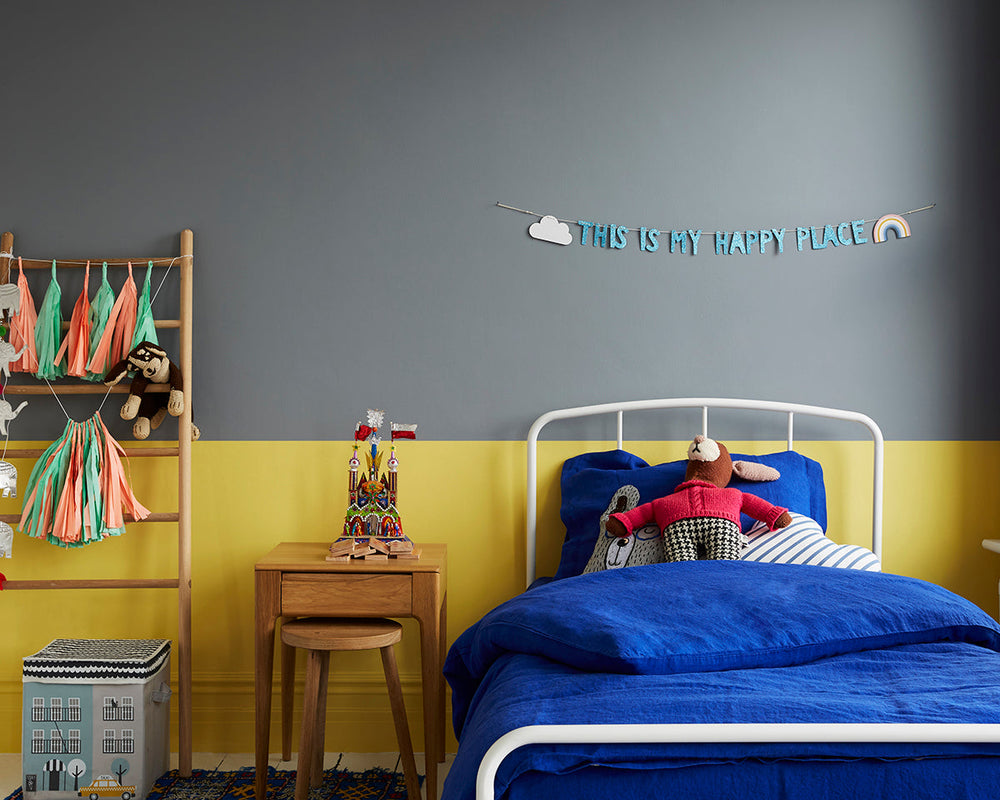 Earthborn Daisy Chain Paint in Room