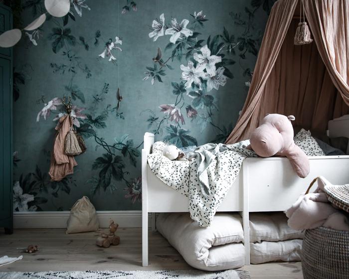 Sandberg Faded Passion Green 623-26 Wallpaper