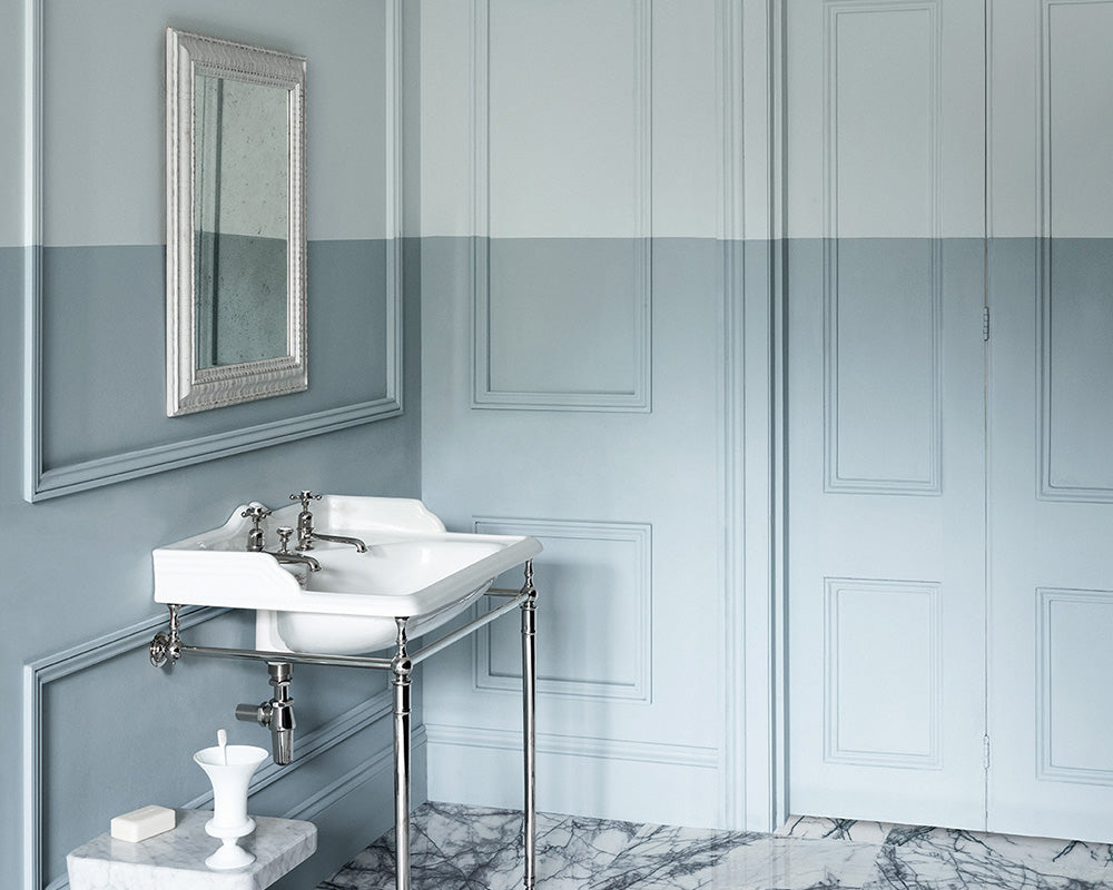 Paint & Paper Library Porcelain V in a bathroom