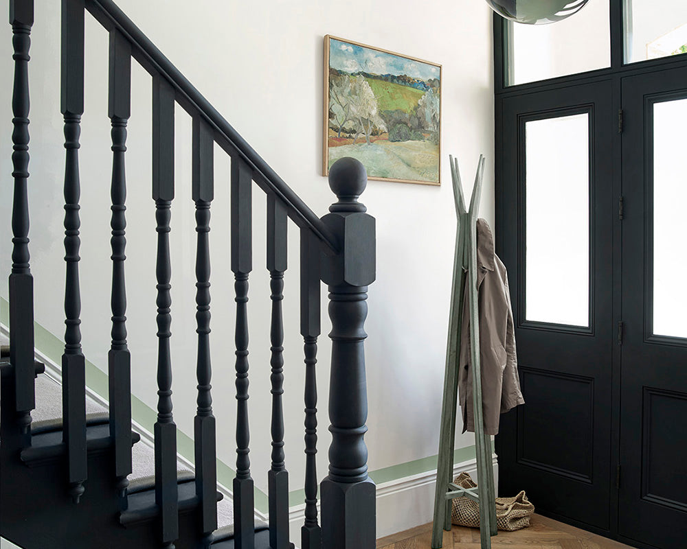 Paint & Paper Library Ilex 558 paint in a hallway