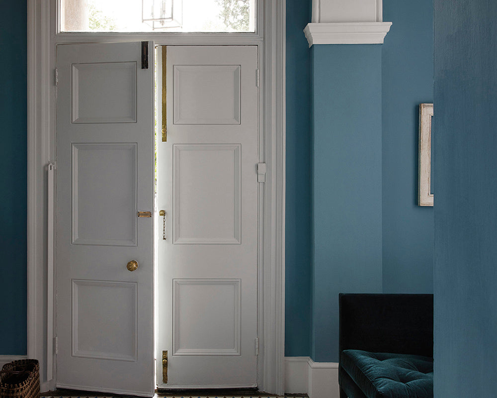 Paint & Paper Library Salt I paint on woodwork