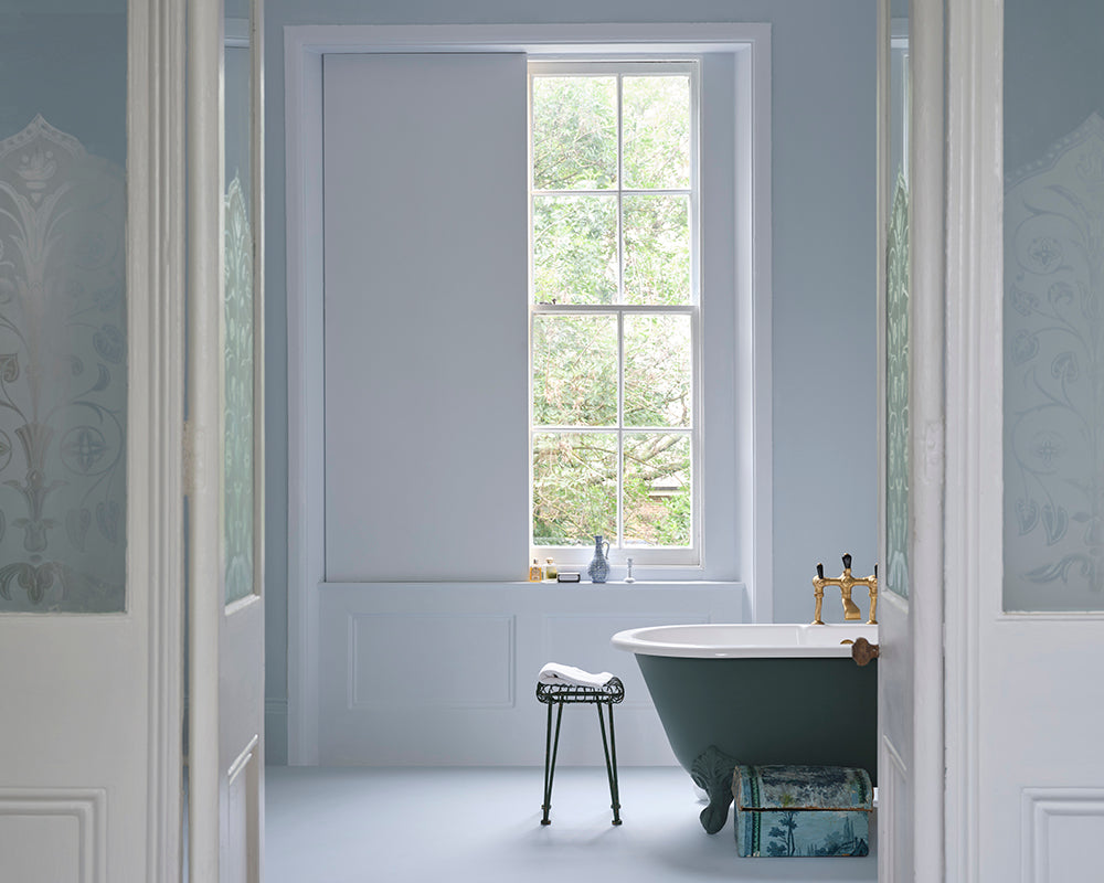 Farrow & Ball Sizing 314 Paint used in an airy bathroom