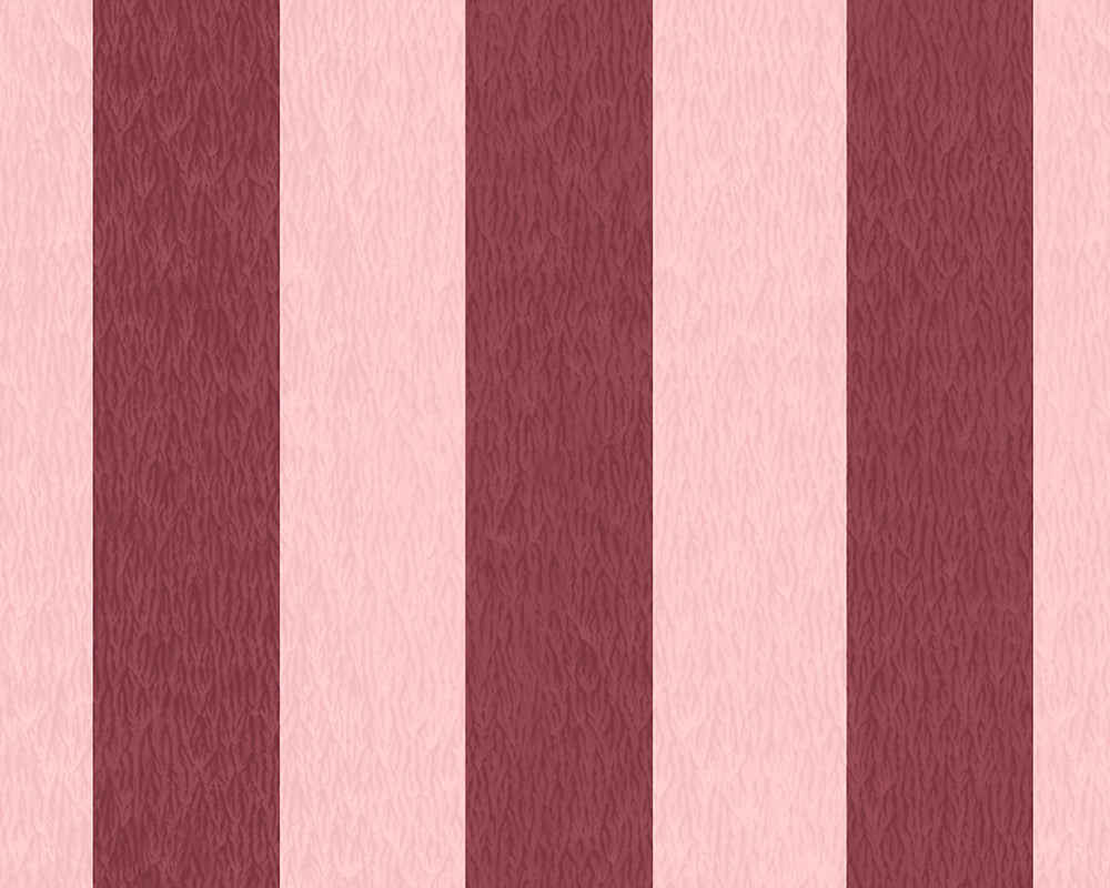 Woodchip & Magnolia Jockey Stripe Wallpaper in close up