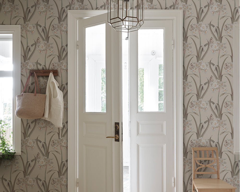 Sandberg Lilian Mural Wallpaper in a living room