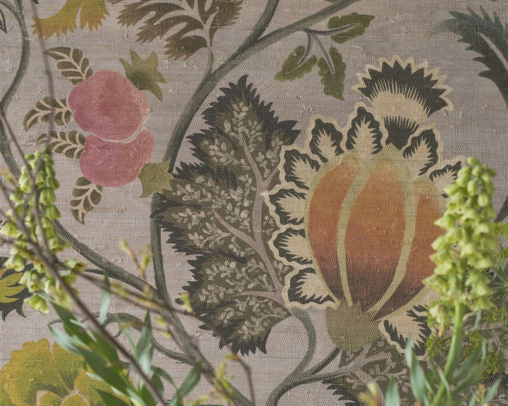 Designers Guild Brocart Decoratif Wallpaper in detail