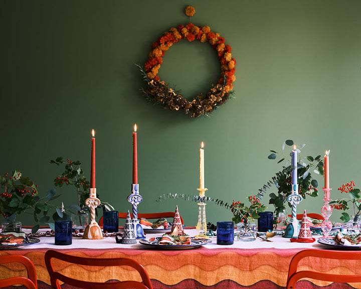 Yeabridge Green 287 paint by Farrow & Ball on the walls of a dining room