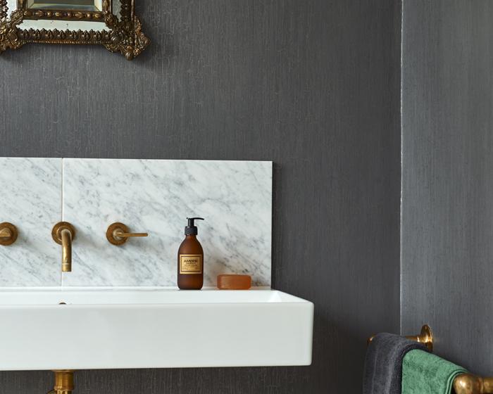 Cole & Son Crackle 107/11050 Wallpaper