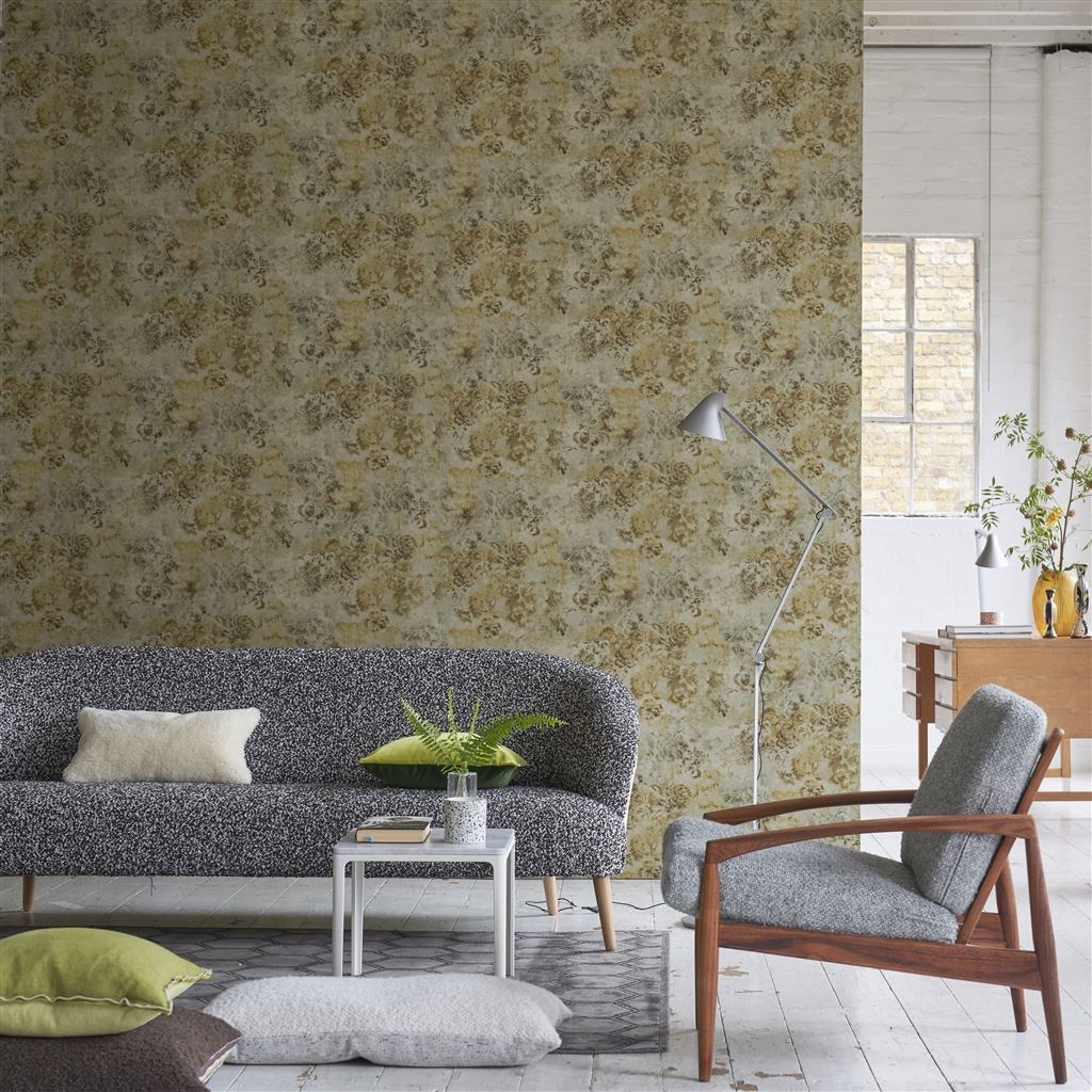 Designers Guild Tarbana Silver Wallpaper PDG1126/04 in Room