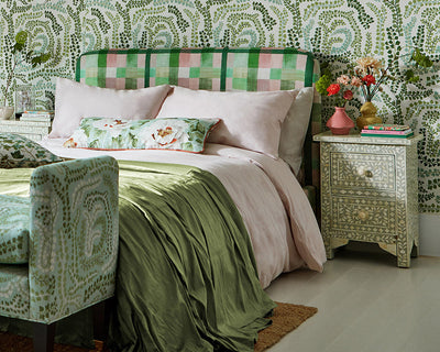 Harlequin Fayola Wallpaper in a bedroom