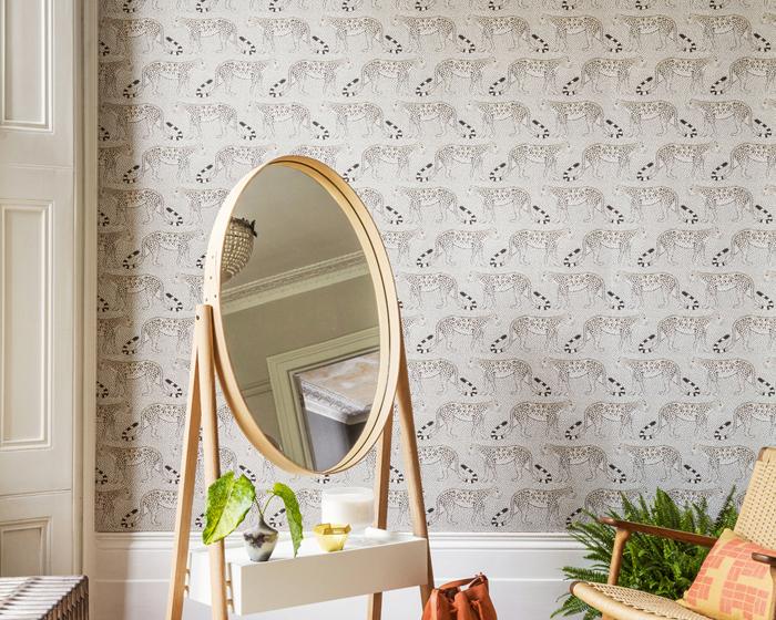Cole & Son Leopard Walk 109/2010 Wallpaper
