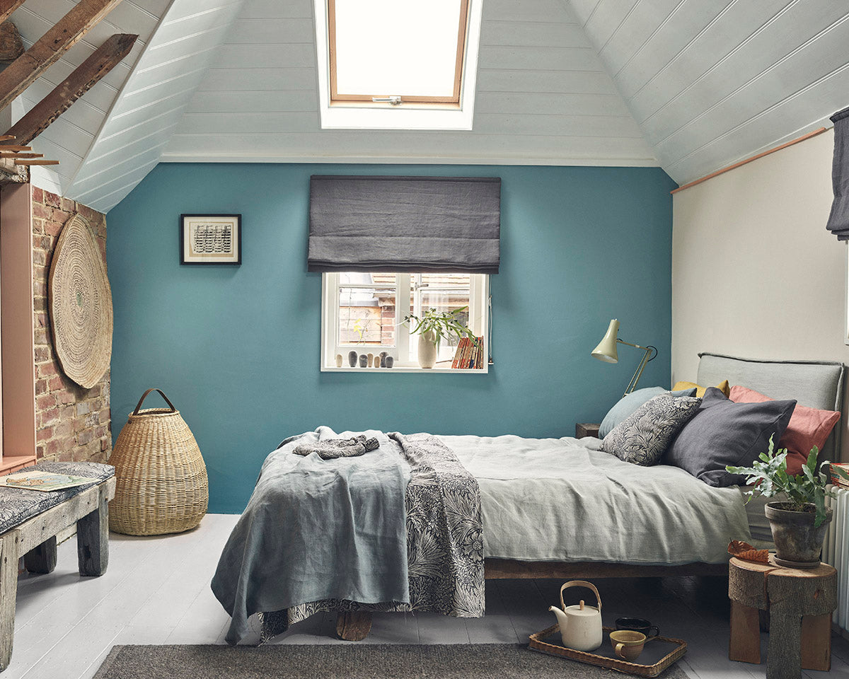 Morris & Co Dearle Paint Bedroom Image