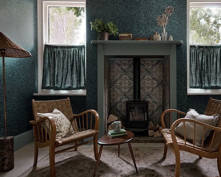 Morris & Co Emery's Willow Wallpaper in a sitting room